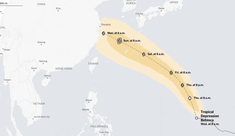 Thêm bão mới ngoài khơi Philippines, khả năng mạnh thành bão cuồng phong.